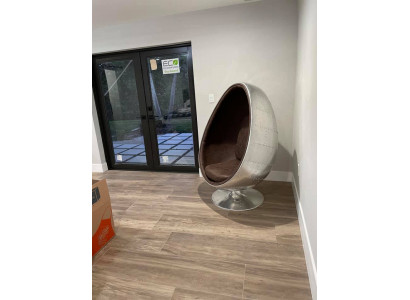 Design retro relaxační křeslo Egg Ball Lounge Chair stříbrné barvy, otáčivého provedení, Aviator Space.