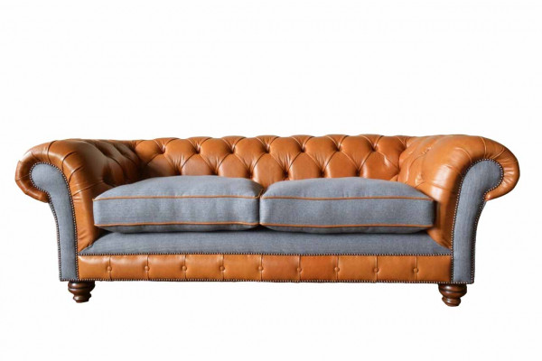 Luxusní kožená pohovka v designu Chesterfield se třemi sedadly