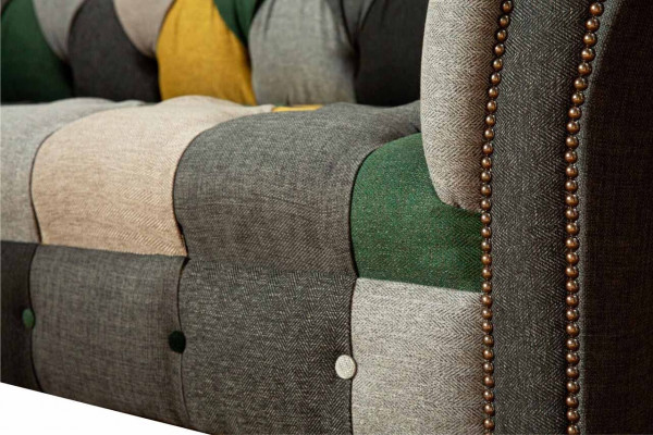 Klasická designová pohovka Chesterfield z látky se 3 sedadly, pohovky, sedačky a čalounění.