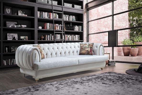 Bílá třímístná pohovka Chesterfield v moderním stylu. Elegatní gauč do obývacího pokoje.