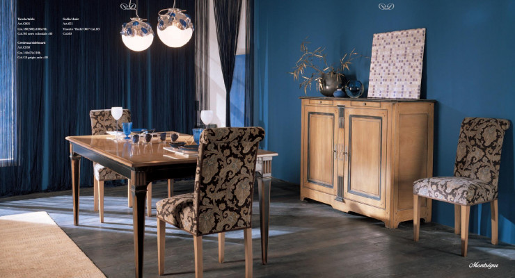 šatníky komody klasické skříně nábytek dřevo novinka kredenční skříň design dřevo