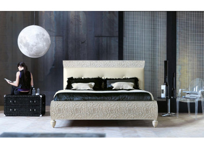 Schlafzimmer kommode = šatní skříň Schubladen kommoden = šuplíkový stolek moderne Koffer = moderní kufr Sideboard = příborník Truhe = truhla Italien = Itálie