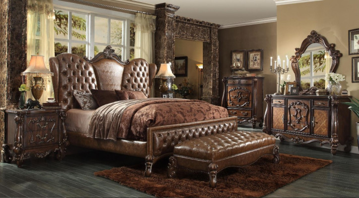 Postel Chesterfield s 2 nočními stolky, 3 kusy. Set nábytku Barokní rokoko ložnice Set