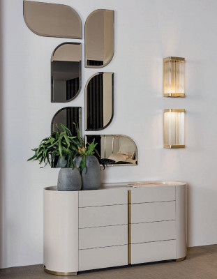 Zrcadlo na zeď, zrcadlo, ložnice, nábytek, design, italská značka Bizzotto, nové