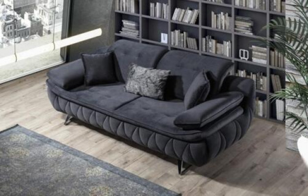 Černá třísedadlová obývací látěná pohovka s moderním designem a polštáři z textilu