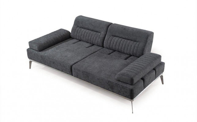 Šedá obývací pokojová sedačka pro 3 osoby, moderní luxusní design z textilního materiálu.