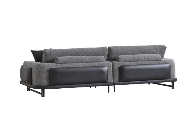 Šedá sedací souprava do obývacího pokoje s třemi sedadly, luxusní nábytek s designovým dřevěným rámem.