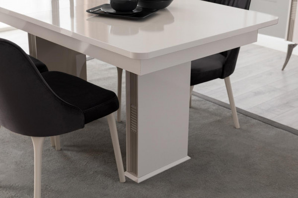 Staromódní jídelní set Velký jídelní stůl 4x textilní židle komoda