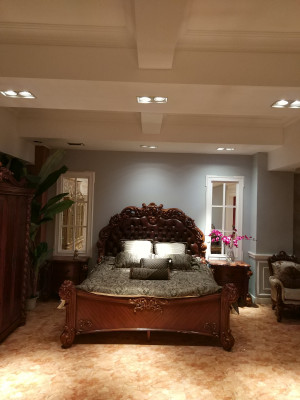 Klasická postel v barokním rokokovém stylu Chesterfield ve stylu dvojitého koženého hotelu Antik.