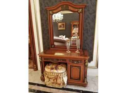 Luxusní šatní stolek Barokní rokoko s komodou a konzolí s dekorací zrcadlem