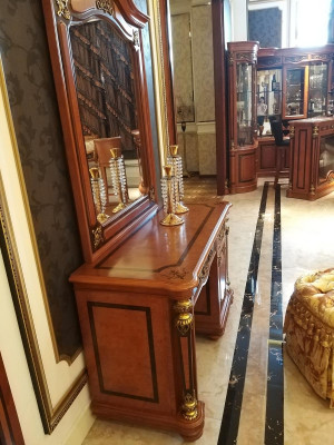 Luxus třída baroko rokoko toaletní stolek zrcadlo stolička komoda konzolový stůl