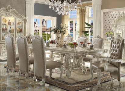 Barokní antikní stůl z pravého dřeva v klasickém designu