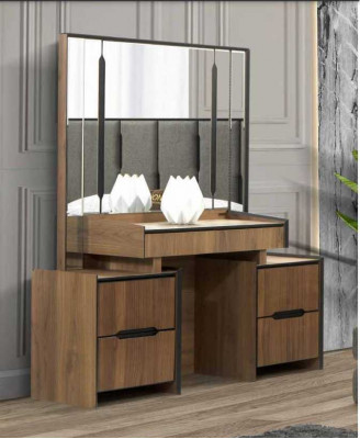 Elegantní toaletní stolek se zrcadlem luxusní nábytek v ložnici Nový