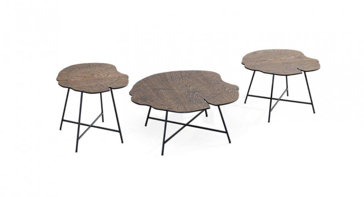 Sada dvou luxusních konferenčních stolů do obývacího pokoje v moderním stylu.