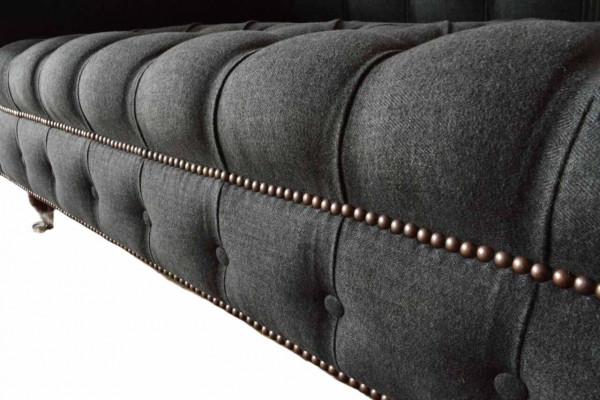 Chesterfield třímístná pohovka 3, sedadlech sedací soupravy, čalouněná pohovka, design textilního povlečení.
