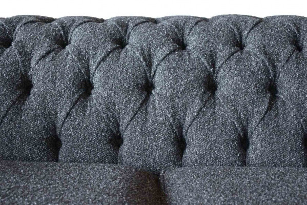 Šedá pohovka Chesterfield 3místná Šedá textilní designová pohovka se čalouněním