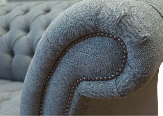Chesterfield kancelářský nábytek - pohovka, 2místná, textil, šedá.