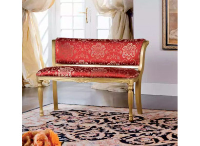 Nášlapná plocha čalouněná látkou, sedadlo, styl, klasický design, nábytek do obývacího pokoje.