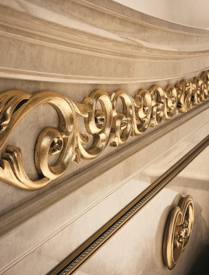Design nábytek Barokního stylu Komoda Skříň Beige Luxusní dřevo Italský nábytek Nový