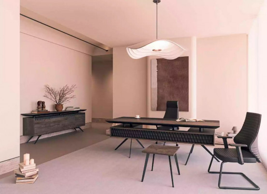 Moderní nábytek do pracovny - designový nábytek z masivního dřeva.
