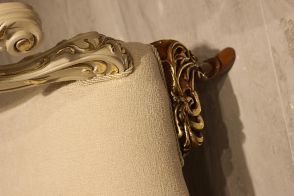 Exkluzivní nábytek do obývacího pokoje s luxusními pohodlnými křesly Beige Nové.