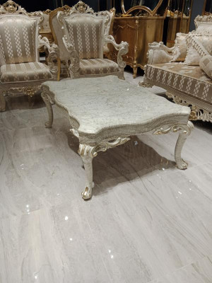 Obývací pokoj Elegantní konferenční stůl s noblesním šarmem nábytek do obývacího pokoje.