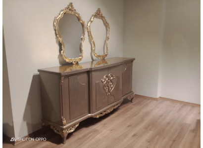 Jídelní stůl se zrcadlem Taupe Brown Wood Cabinet Sideboard Dresser 2 díly