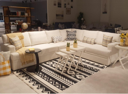 Sofa v pravém úhlu, moderní, obývací pokoj, čalouněný nábytek, luxusní.