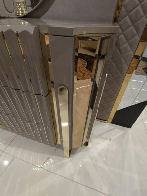 Kommode mit Spiegel Modern Kommode mit Spiegel Luxus Moder design Schlafzimmer