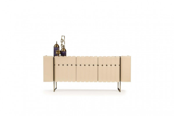 Béžová dřevěná komoda designový šatník sideboard skříň z luxusních materiálů.