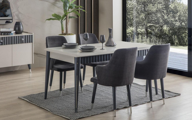 Šedý jídelní stůl, robustní jídelní pokoj, designérský dřevěný stůl, luxusní nábytek