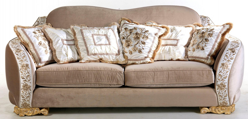 Klasická pohovka Chesterfield třímístná pro stylové obývací prostory.
