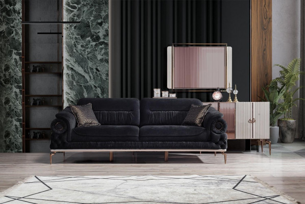 Elegantní třímístná černá luxusní pohovka s moderním dřevěným rámem.