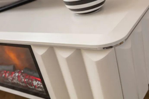 TV-Lowboard bílá dřevotříska kovové luxusní nábytek s krbem do obývacího pokoje nový.