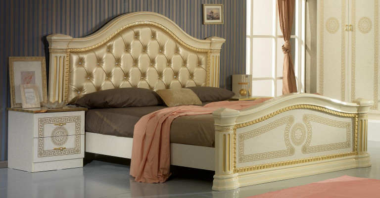 Ložnice postel Chesterfield dvoulůžko čalouněná postel Chesterfield barokní rokoko