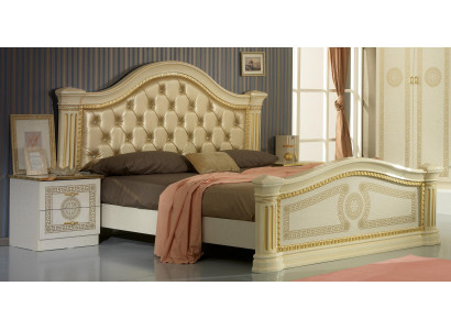 Ložnice postel Chesterfield dvoulůžko čalouněná postel Chesterfield barokní rokoko