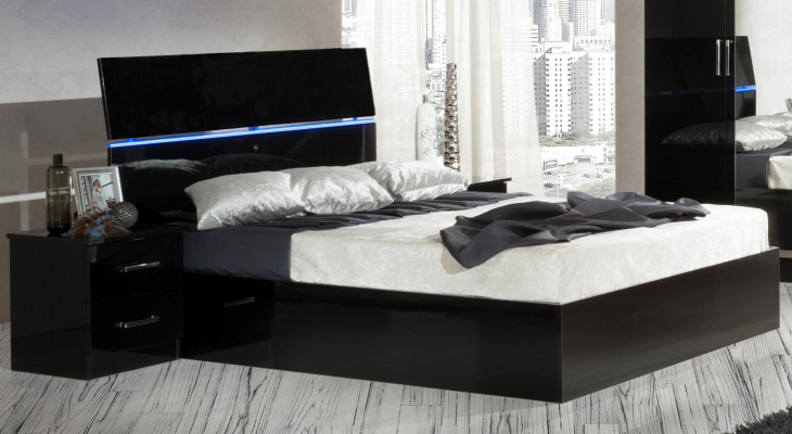 Design ložnice 3 kusy postel 2x noční stolek luxusní postel nábytková sada LED světlo