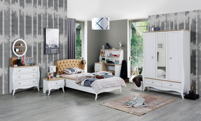 Komody designu ze dřeva, šatníková skříň, zrcadlo, luxusní styl.
