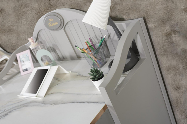 Dětský pokoj Nábytek 5dílná sestava Design Postel Noční stolek Šatní skříň