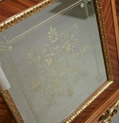 Luxus Sideboard Kommode Zlaté skříňky z dřeva do obývacího pokoje.