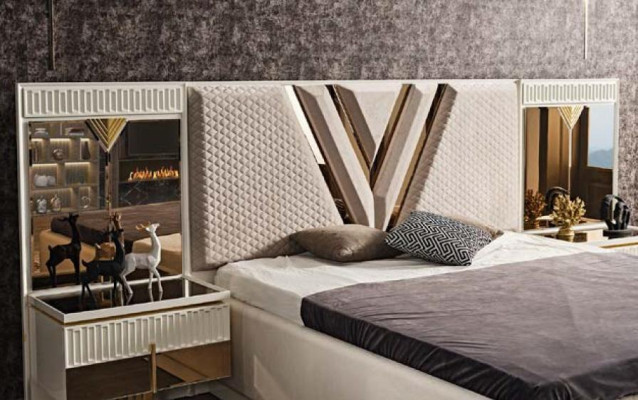 Ložnice 4-dílná sada - Polstrovaná postel, 2x noční stolek, luxusní šatní skříň.