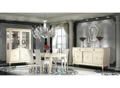 Jídelní pokoj Jídelní stůl židle komoda vitrína jídelní stůl skupina dřevo Itálie set 7 kusů