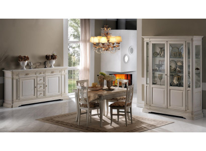 Sada nábytku z 7 kusů ze dřeva, komoda, 4 židle, stůl, vitrína, nová skupina jídelního pokoje.