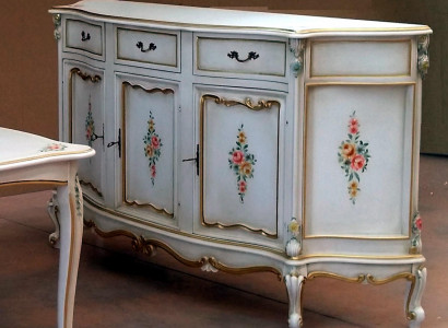 Kredence Italské nábytek Skutečné dřevo Sideboard Designér Luxusní dřevo Komoda