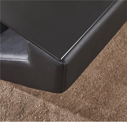 Elegantní luxusní stolky s skleněným designem pro pohovku, gauč, křeslo a stolky z kůže.