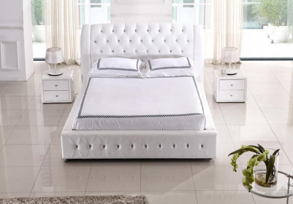 Moderní XXL designová postel v hotelu Luxusní dvojitá postel Chesterfield z kůže