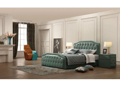 Moderní designový hotelový pokoj. Postel XXL, luxusní manželská postel s čalouněnou kůží typu Chesterfield o rozměrech 180x200 cm.