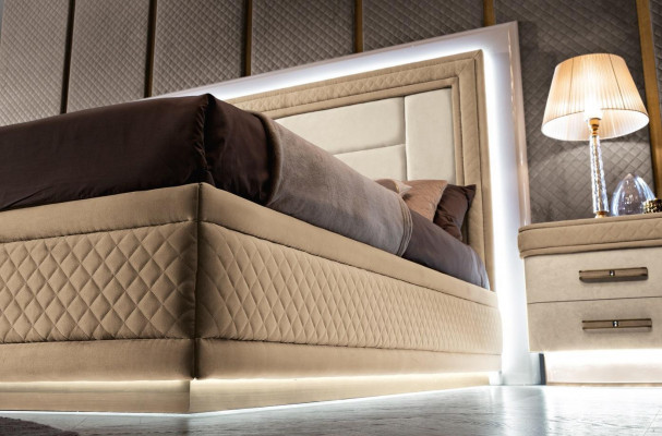 Design nábytek Moderní Luxusní postele Nová postel 2x Noční stolky 3 ks. Ložnice Set