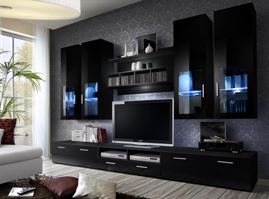 Kompletní stěnná jednotka moderního designu s policemi a TV stojanem.
