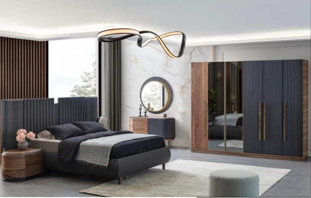 Černohnědá ložnice s designerovým manželským lůžkem a 2 nočními stolky.